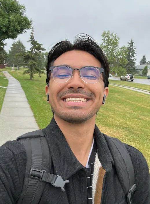 Portrait of Kevin Valdez, software engineer and Shopify expert